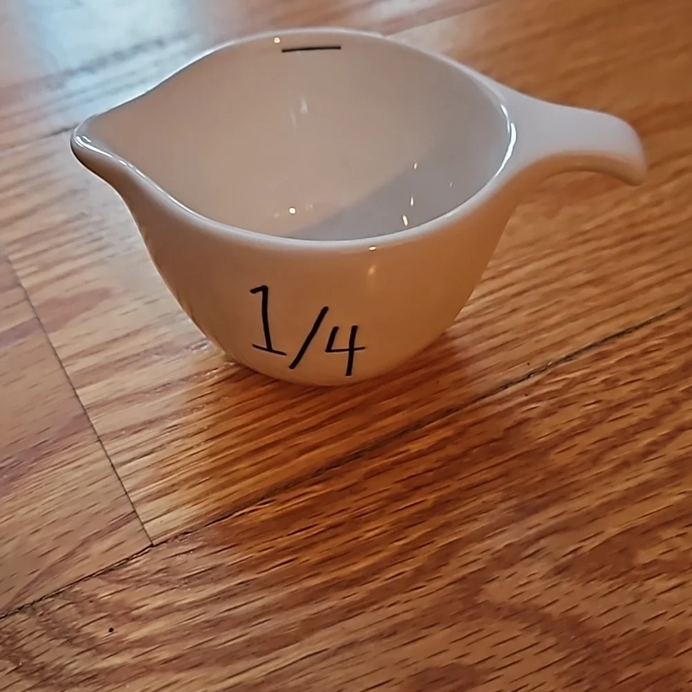Rae Dunn Measuring Cups NWT